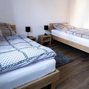 London/new York Apartment